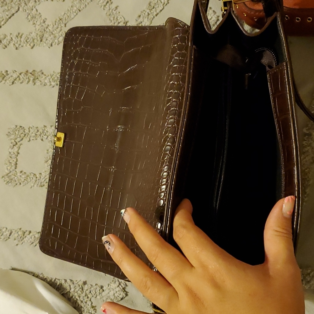 Purse - Picture 2 of 3